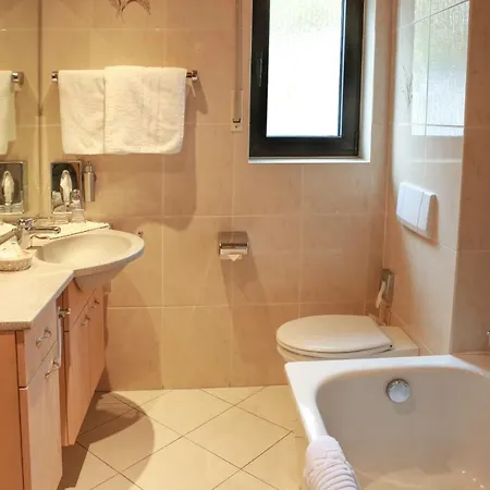 Goebel Garni فندق